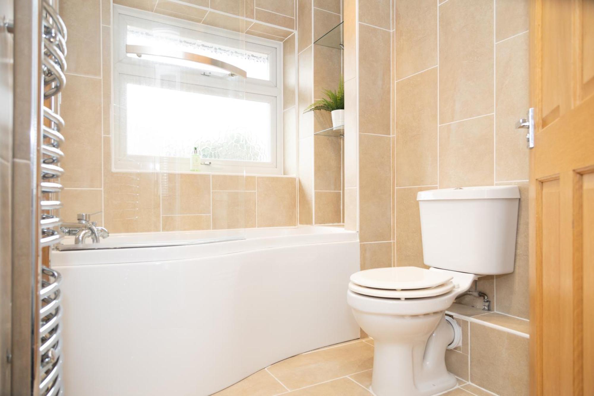 Central Ashford Stay - Contractors & Families Welcome - Free Parking Eksteriør bilde